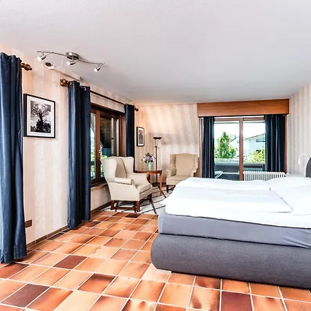 Gaestehaus Obsthof 3*