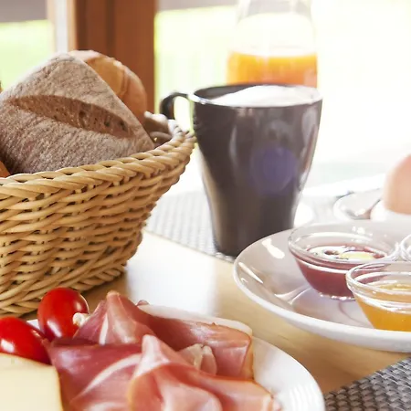 Πανσιόν Gaestehaus Obsthof 3*